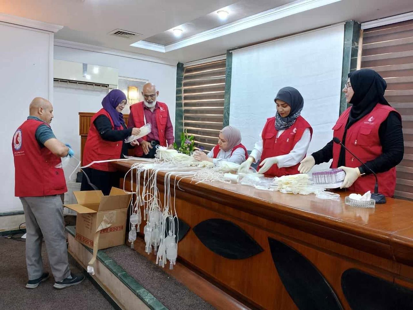 وحدة جمع الدم المتنقلة تُنفذ حملات تبرع بالدم في عدد من المؤسسات الحكومية