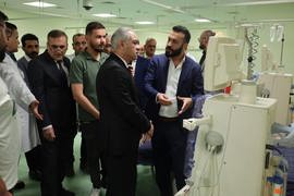 الوكيل الإداري لوزارة الصحة يفتتح مركز غسيل الكلى في مستشفى الحكيم العام